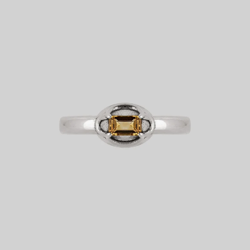 ELIZABETH. Citrine Tudor Ring - Silver