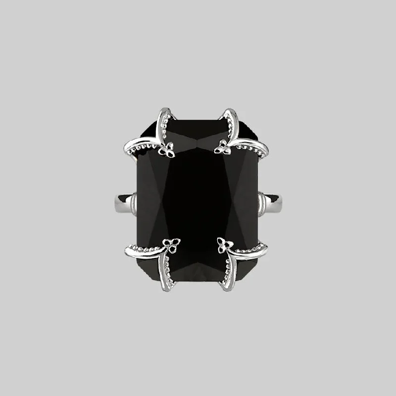 MAGDALENA. Black Spinel Gothic Ring - Silver