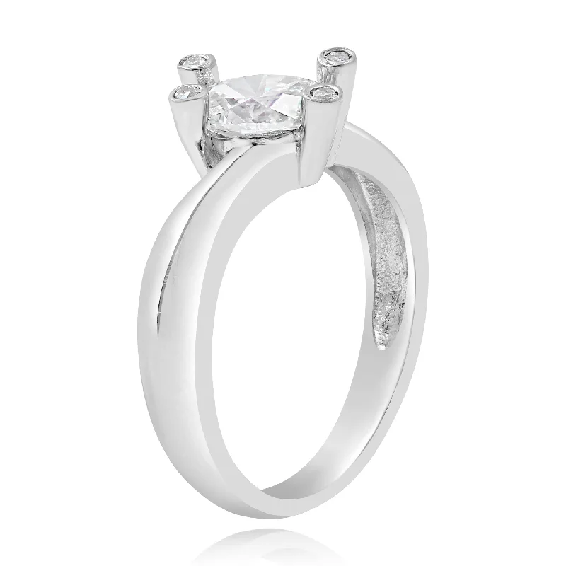 1.06ct Diamond Ring set in Platinum / MB3388