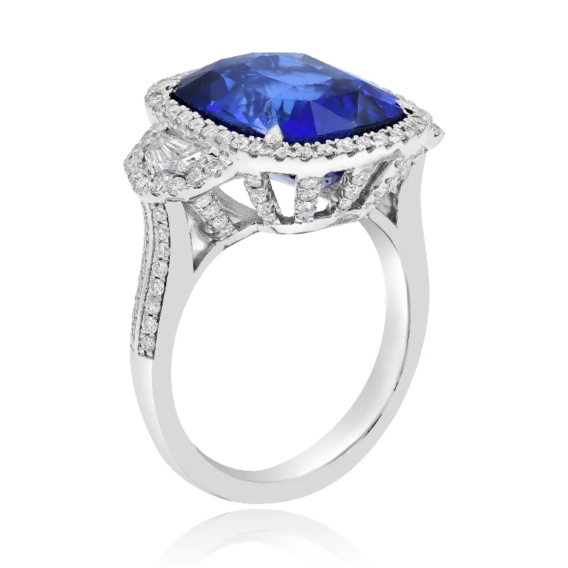 1.21ct Diamond and 12.11ct Sapphire Ring set in 18KT White Gold  / RN383