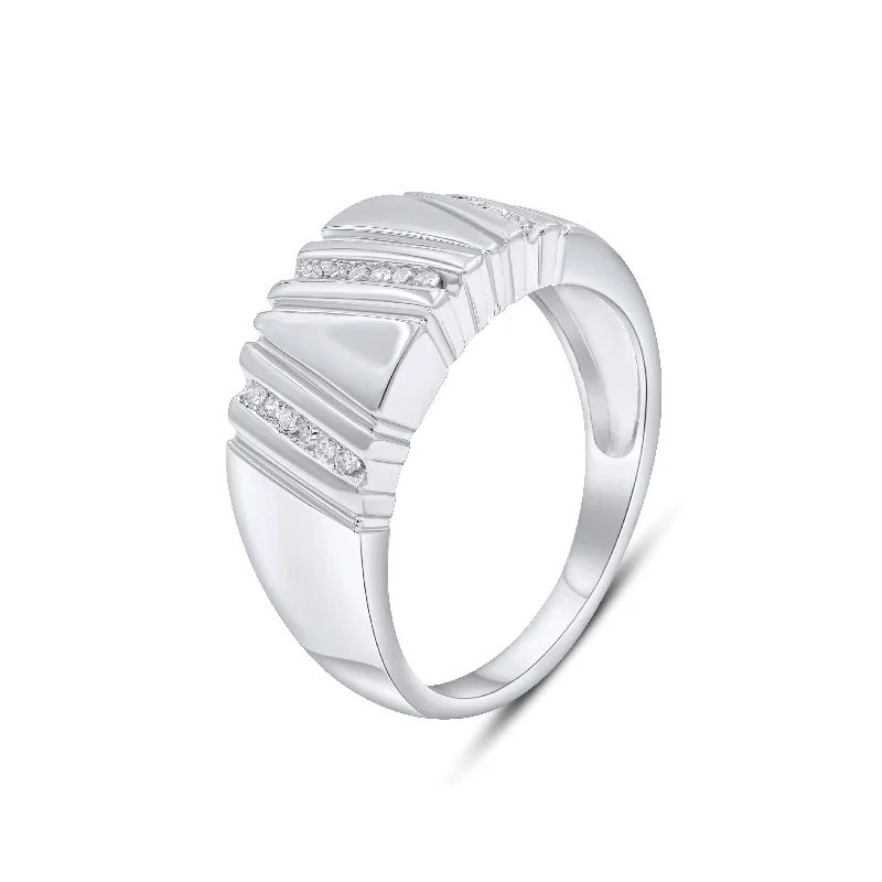 0.12ct Diamond Ring set in 14KT White Gold / SR15187