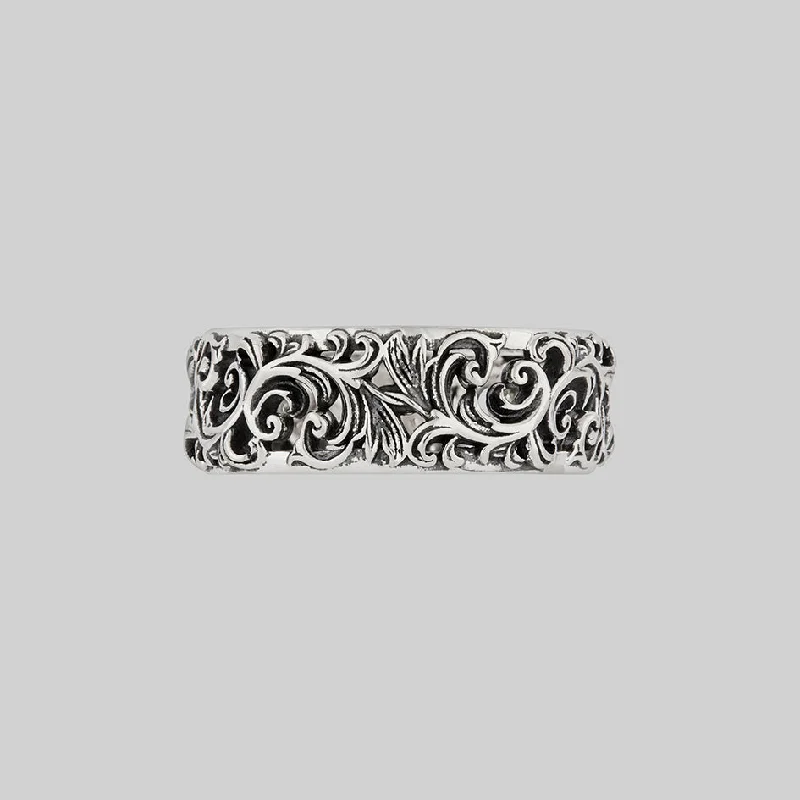 RULE. Ornate Flourish Band Ring - Silver