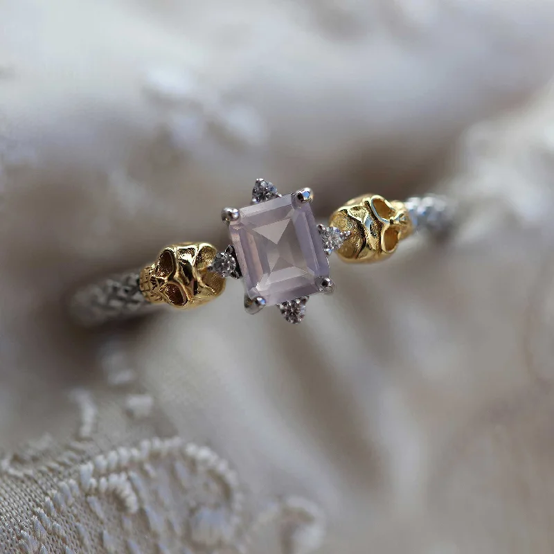 STAR CROSSED LOVERS. Rose Quartz & Skulls Ring - Silver