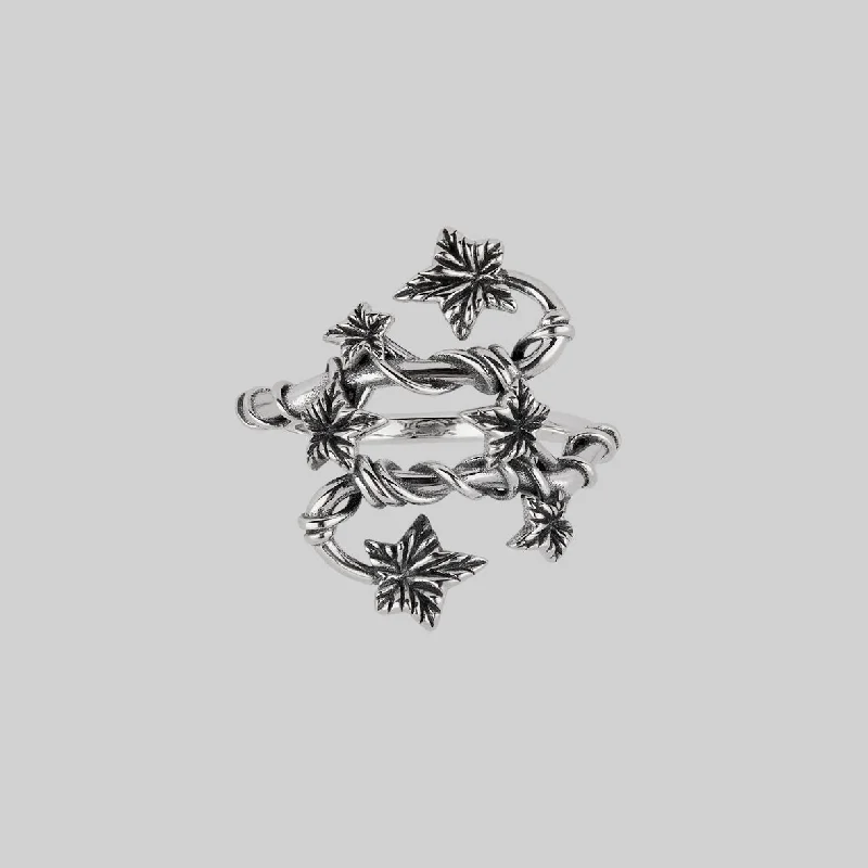 THORA. Climbing Ivy Ring - Silver